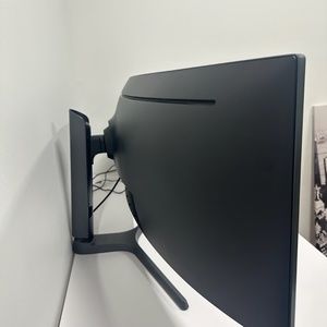 Samsung odyssey gaming monitor
